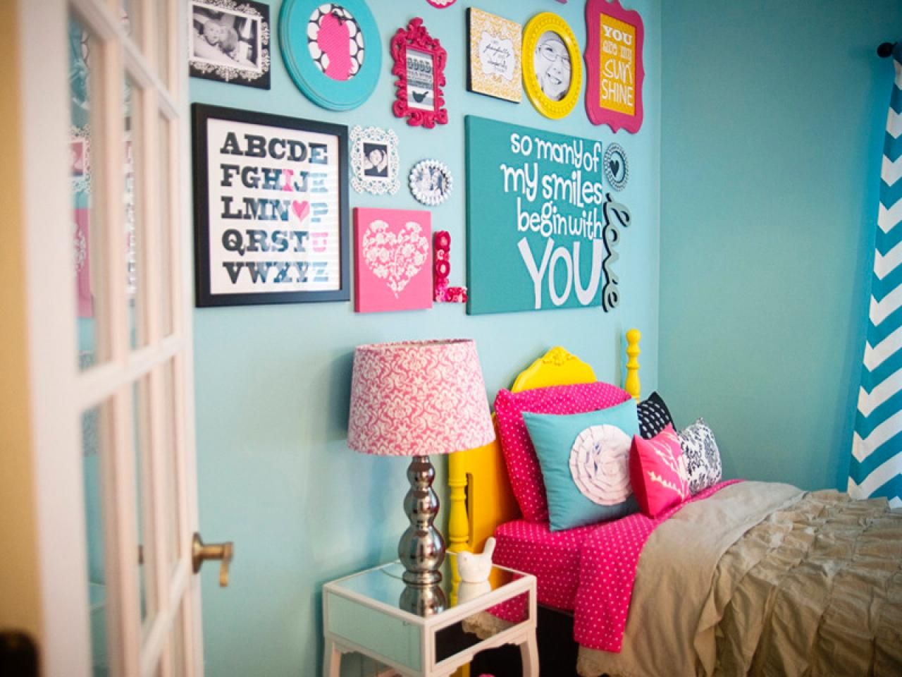 Wallpaper- Kids' Room Design Ideas
